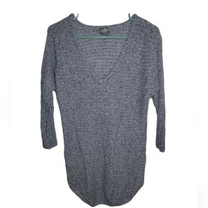 New York & Company V-Neck Pullover Sweater - Size Small